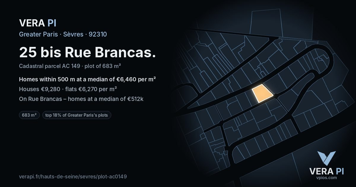 25 bis Rue Brancas, Sèvres at night – the plot lit, the parcels around coloured by the prices near them
