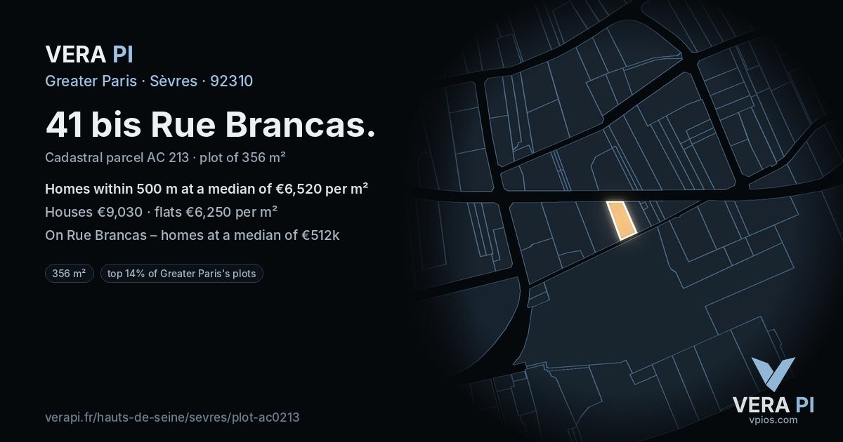41 bis Rue Brancas, Sèvres at night – the plot lit, the parcels around coloured by the prices near them