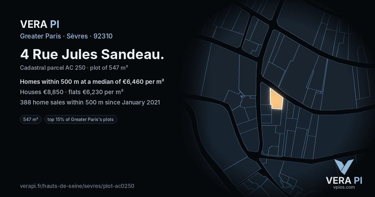 4 Rue Jules Sandeau, Sèvres at night – the plot lit, the parcels around coloured by the prices near them
