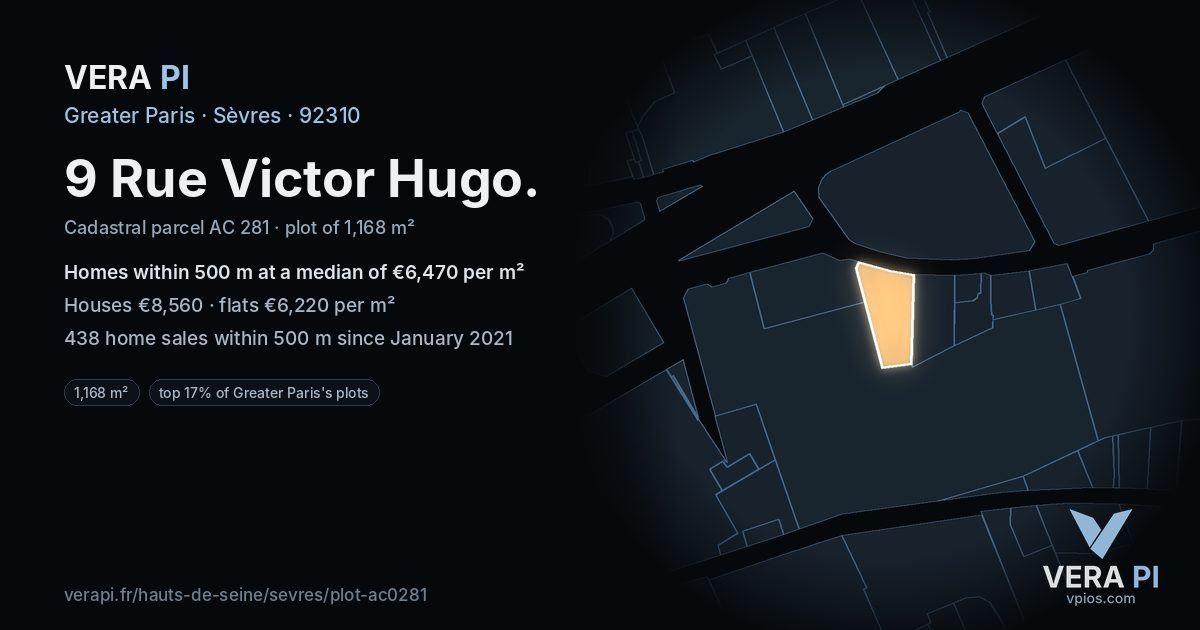 9 Rue Victor Hugo, Sèvres at night – the plot lit, the parcels around coloured by the prices near them