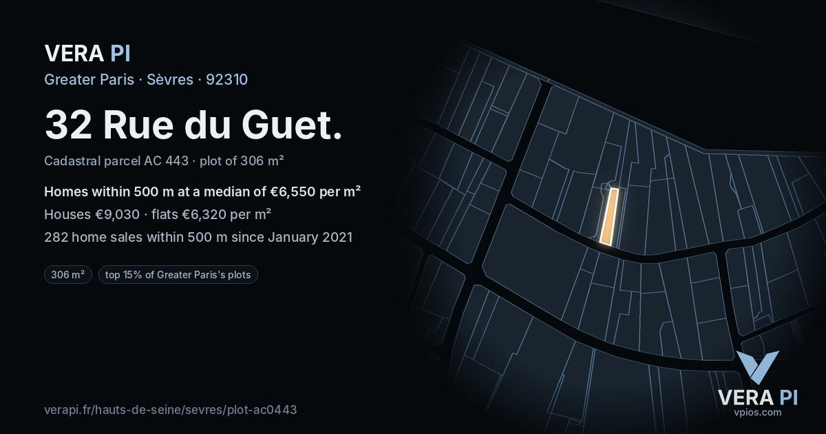 32 Rue du Guet, Sèvres at night – the plot lit, the parcels around coloured by the prices near them