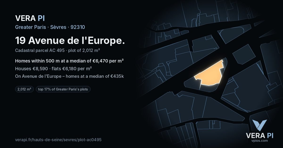 19 Avenue de l'Europe, Sèvres at night – the plot lit, the parcels around coloured by the prices near them