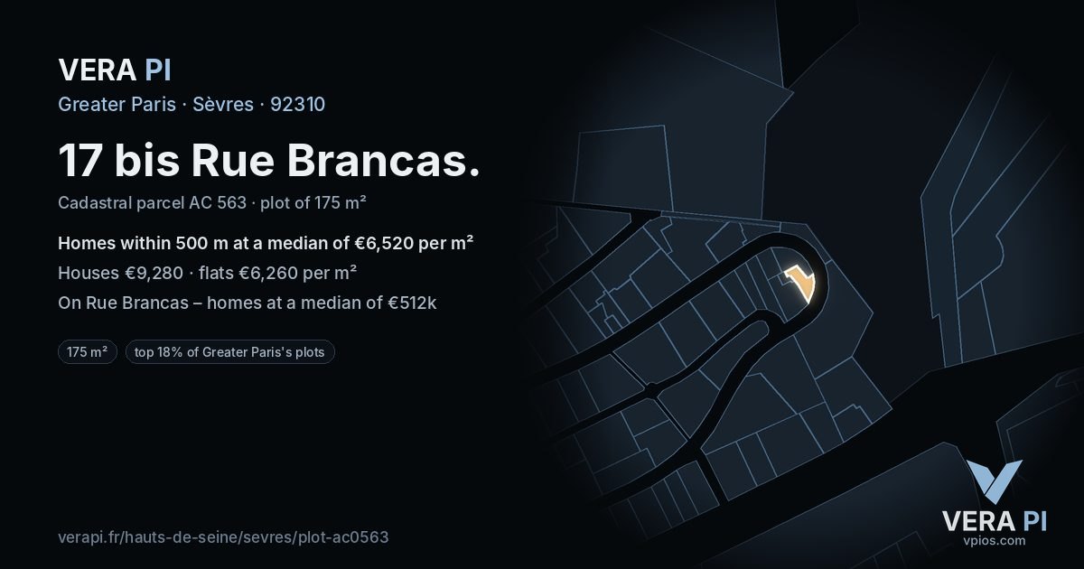 17 bis Rue Brancas, Sèvres at night – the plot lit, the parcels around coloured by the prices near them