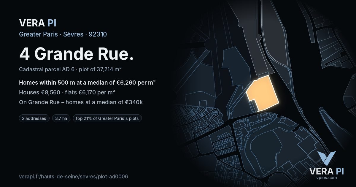 4 Grande Rue, Sèvres at night – the plot lit, the parcels around coloured by the prices near them