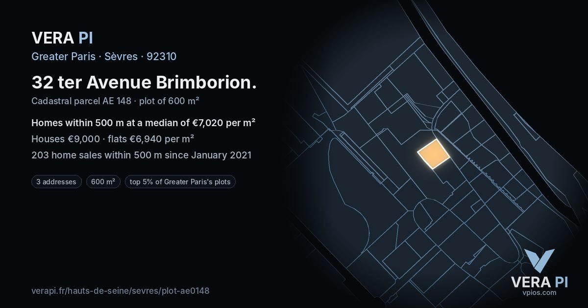 32 ter Avenue Brimborion, Sèvres at night – the plot lit, the parcels around coloured by the prices near them