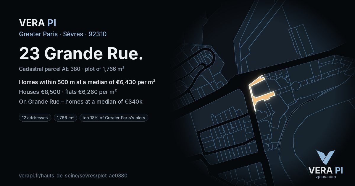 23 Grande Rue, Sèvres at night – the plot lit, the parcels around coloured by the prices near them