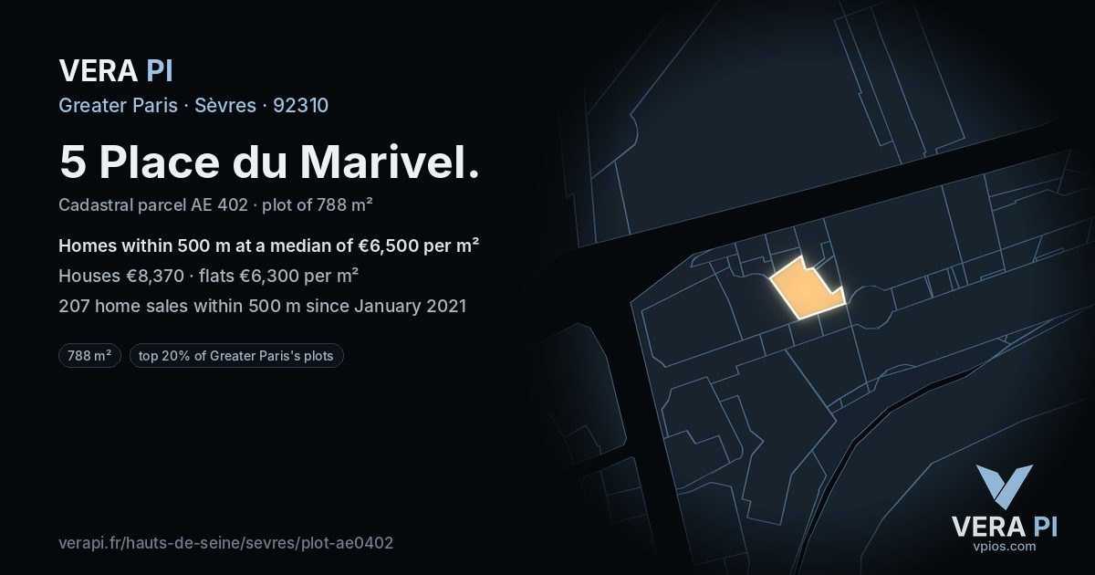 5 Place du Marivel, Sèvres at night – the plot lit, the parcels around coloured by the prices near them