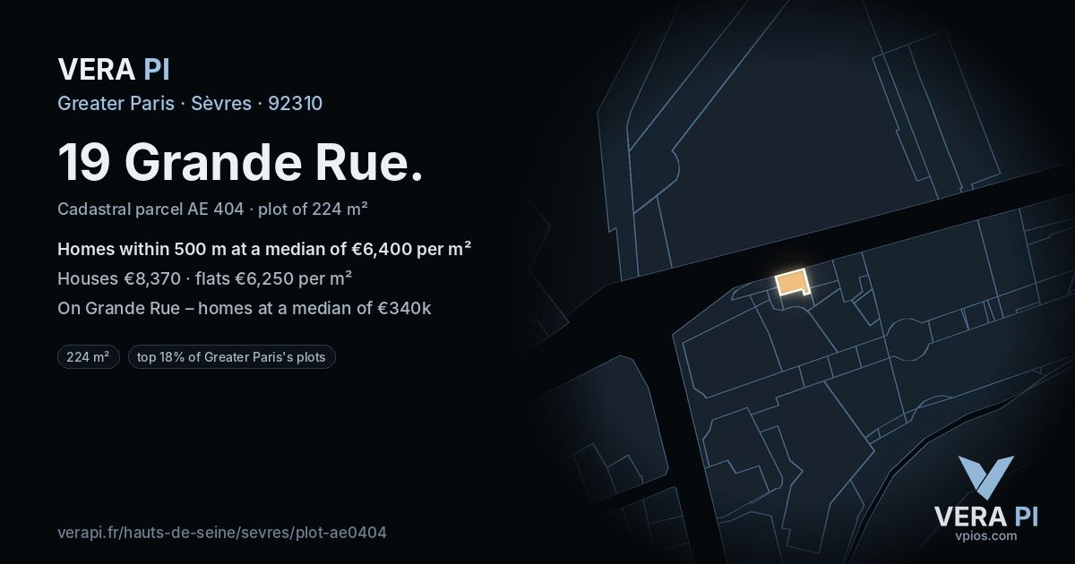 19 Grande Rue, Sèvres at night – the plot lit, the parcels around coloured by the prices near them