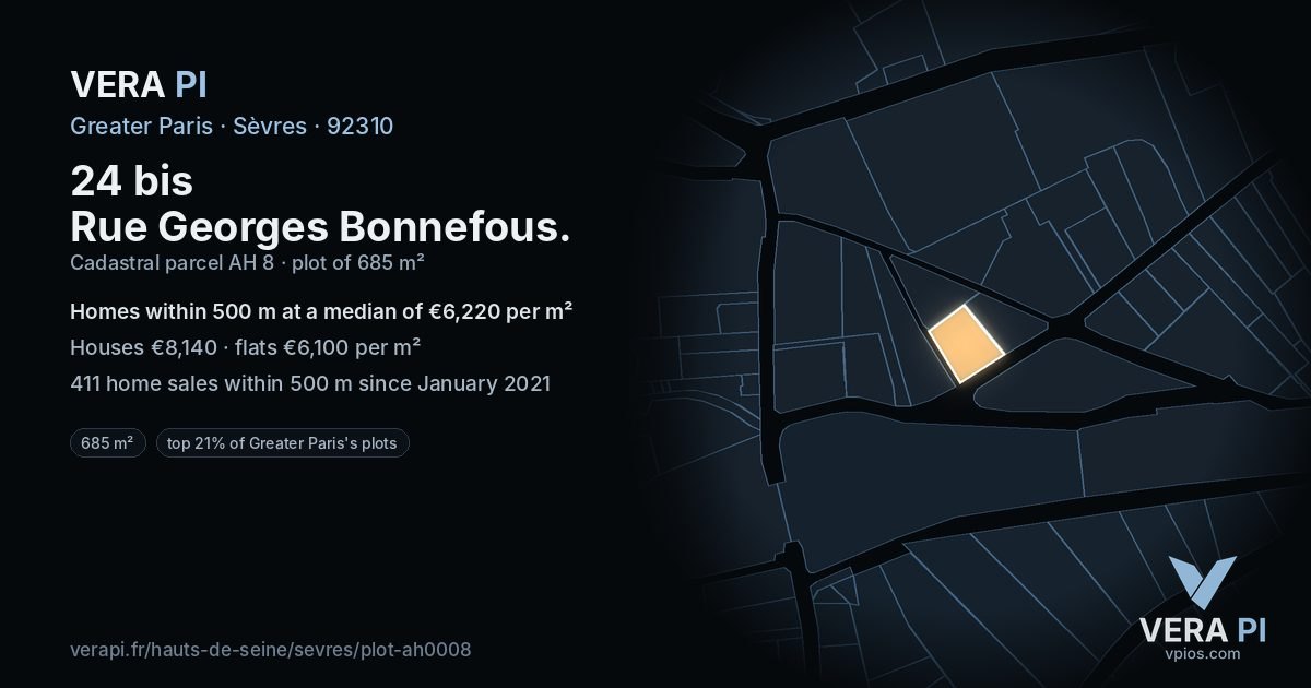 24 bis Rue Georges Bonnefous, Sèvres at night – the plot lit, the parcels around coloured by the prices near them