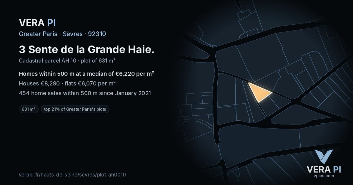 3 Sente de la Grande Haie, Sèvres at night – the plot lit, the parcels around coloured by the prices near them