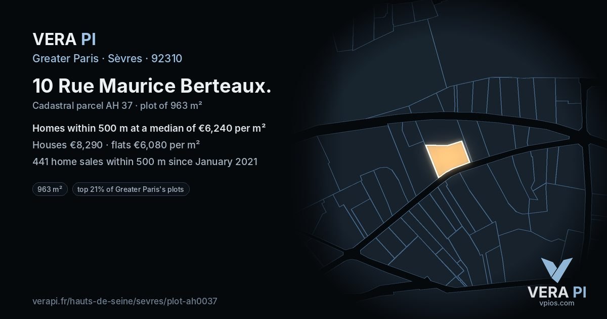 10 Rue Maurice Berteaux, Sèvres at night – the plot lit, the parcels around coloured by the prices near them