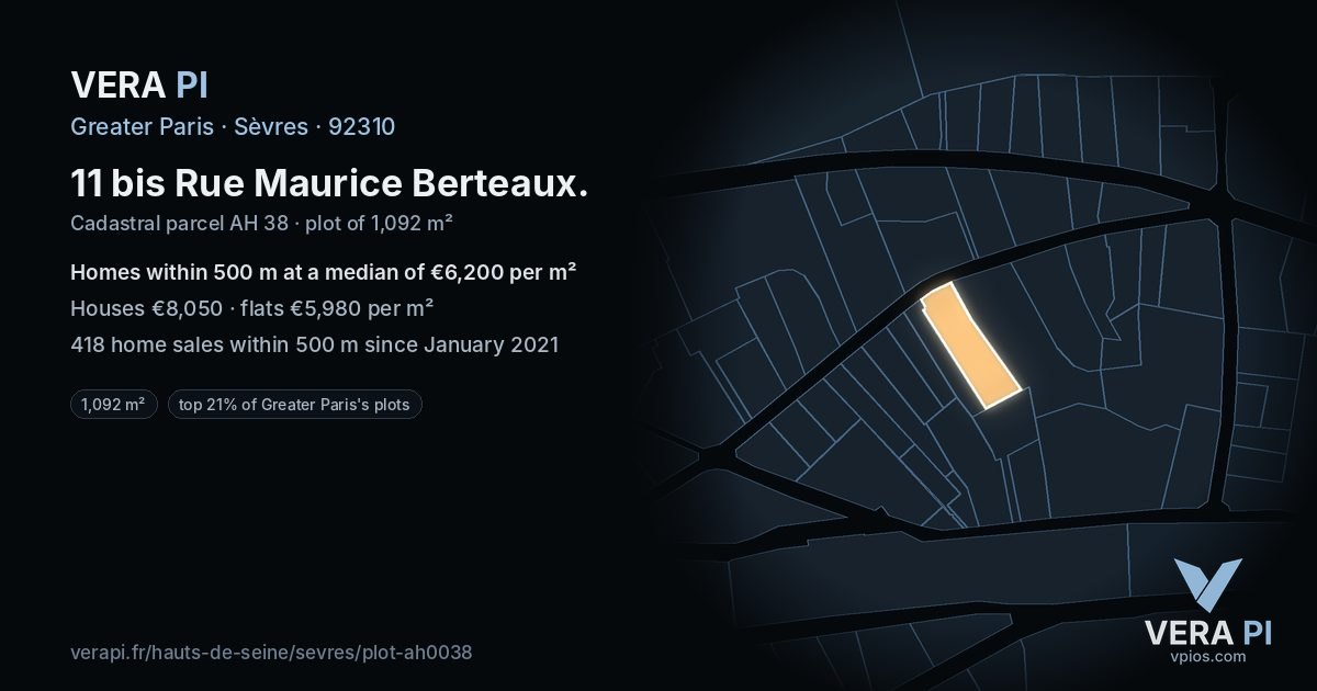 11 bis Rue Maurice Berteaux, Sèvres at night – the plot lit, the parcels around coloured by the prices near them