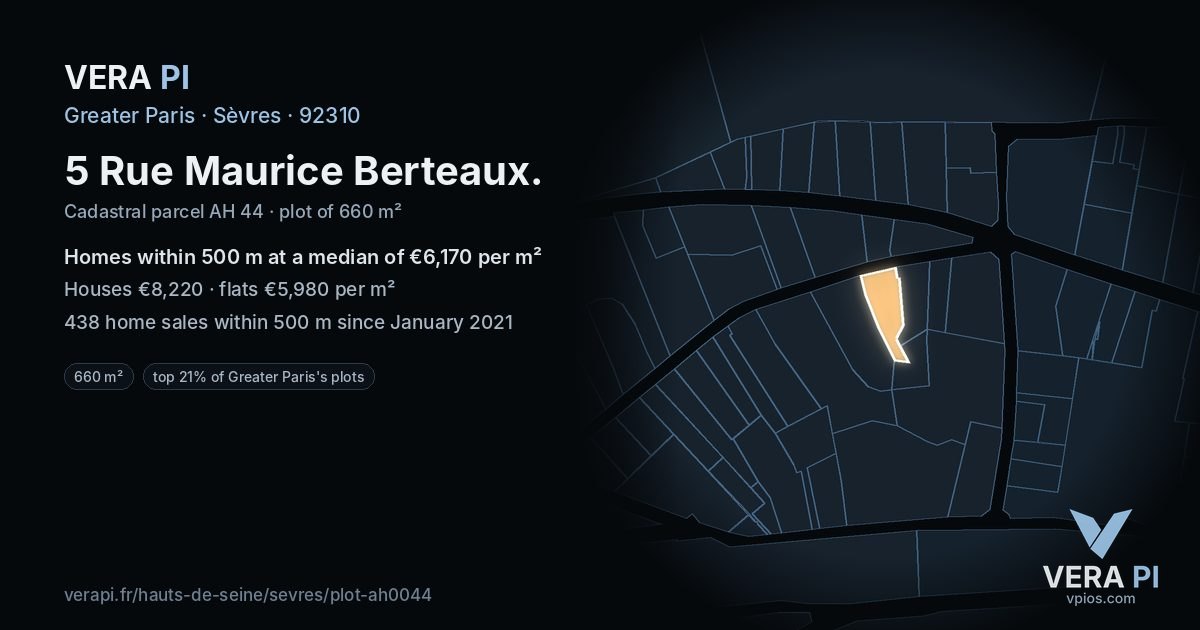 5 Rue Maurice Berteaux, Sèvres at night – the plot lit, the parcels around coloured by the prices near them