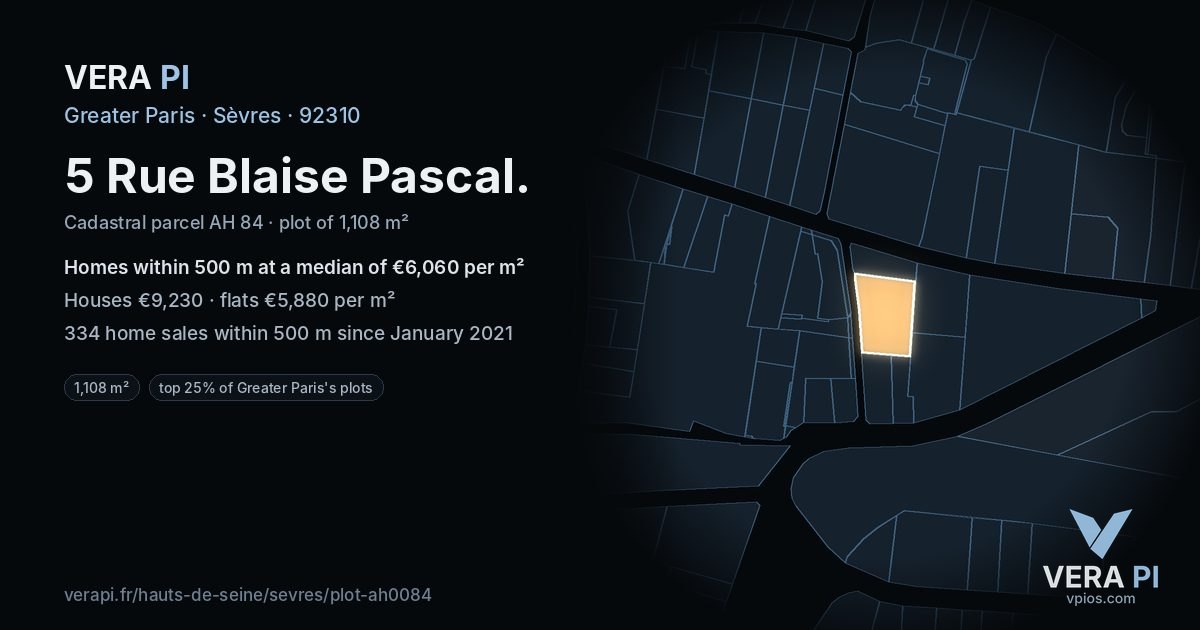 5 Rue Blaise Pascal, Sèvres at night – the plot lit, the parcels around coloured by the prices near them