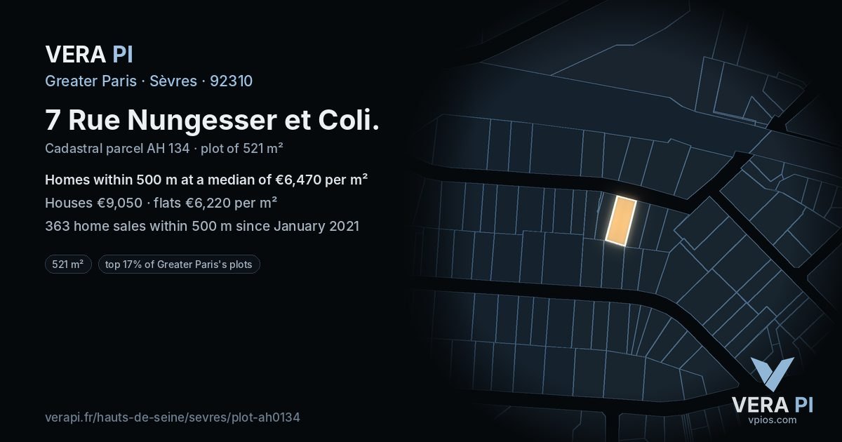 7 Rue Nungesser et Coli, Sèvres at night – the plot lit, the parcels around coloured by the prices near them