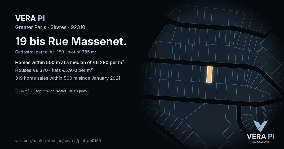 19 bis Rue Massenet, Sèvres at night – the plot lit, the parcels around coloured by the prices near them