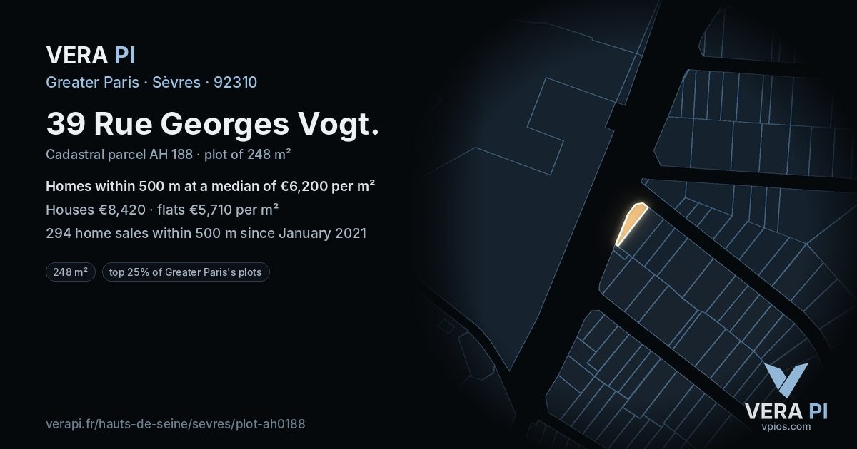 39 Rue Georges Vogt, Sèvres at night – the plot lit, the parcels around coloured by the prices near them