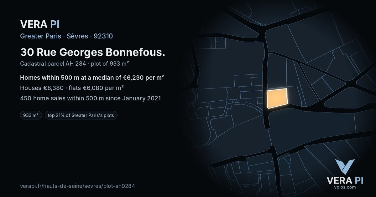 30 Rue Georges Bonnefous, Sèvres at night – the plot lit, the parcels around coloured by the prices near them