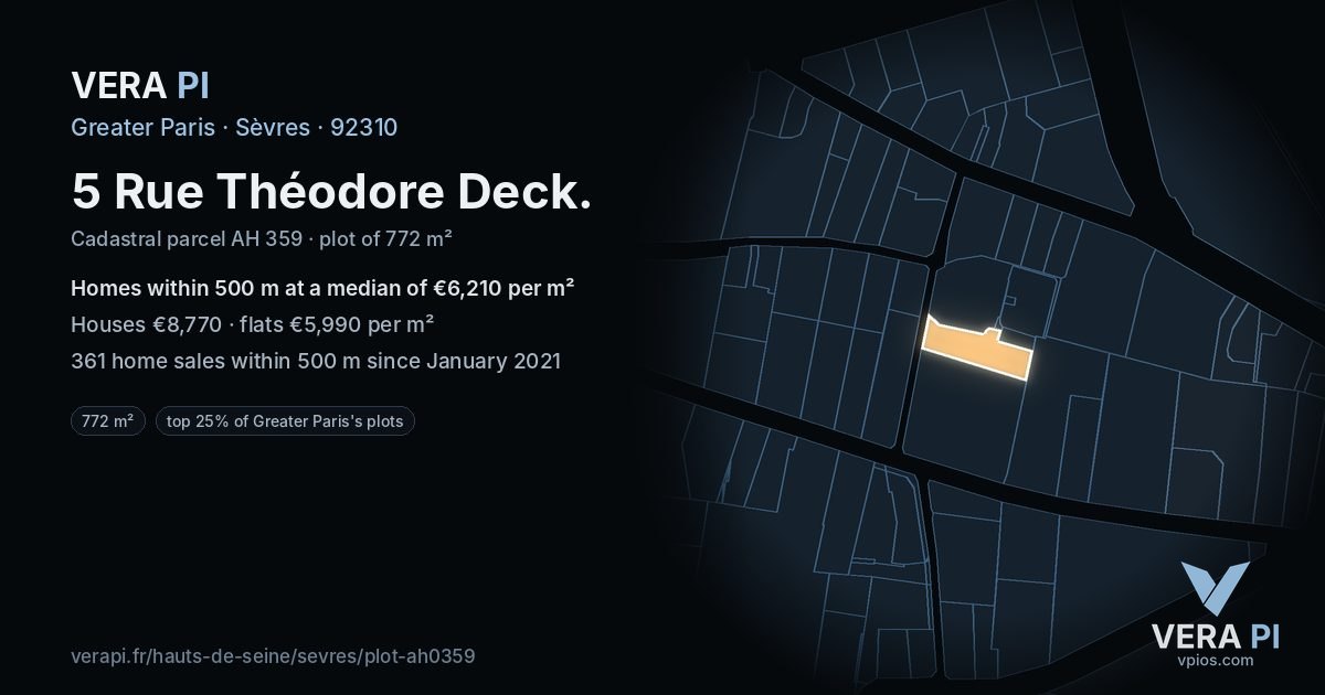 5 Rue Théodore Deck, Sèvres at night – the plot lit, the parcels around coloured by the prices near them