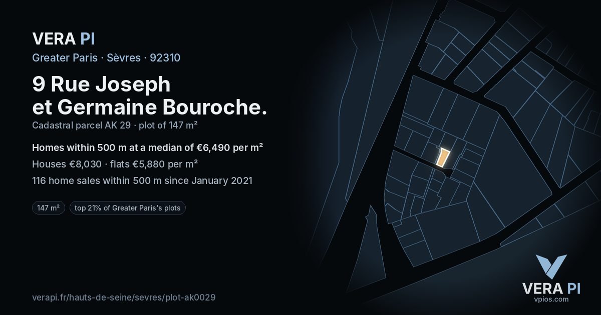 9 Rue Joseph et Germaine Bouroche, Sèvres at night – the plot lit, the parcels around coloured by the prices near them