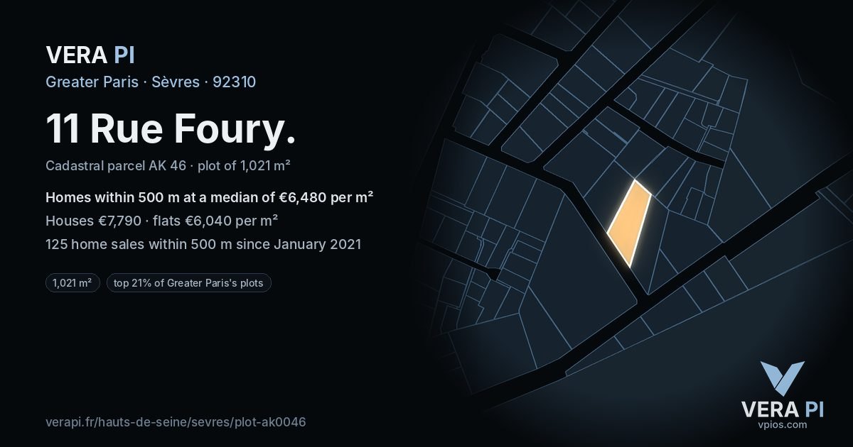 11 Rue Foury, Sèvres at night – the plot lit, the parcels around coloured by the prices near them
