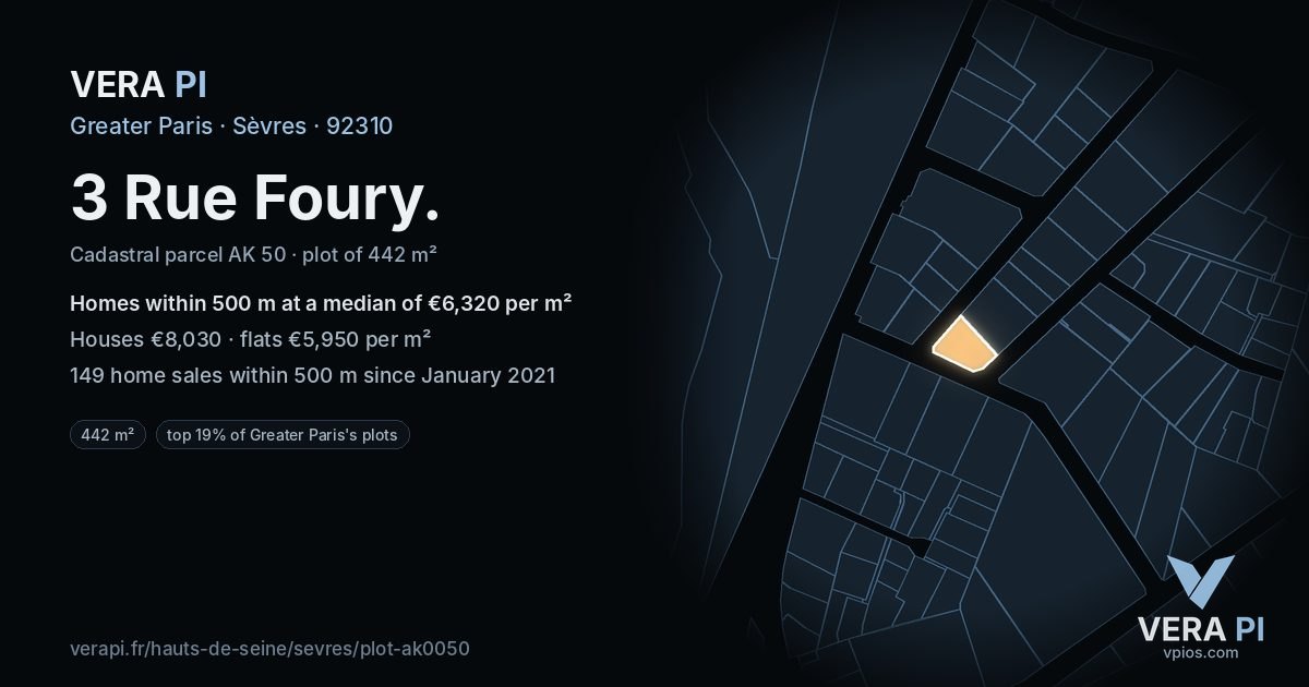 3 Rue Foury, Sèvres at night – the plot lit, the parcels around coloured by the prices near them