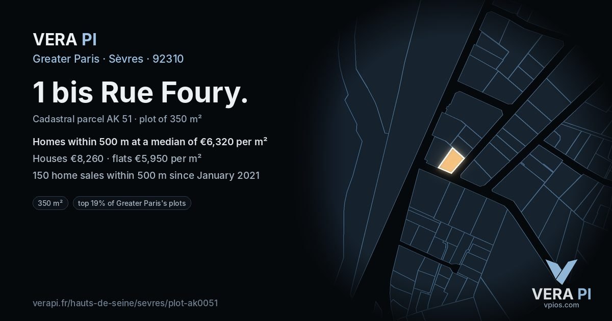 1 bis Rue Foury, Sèvres at night – the plot lit, the parcels around coloured by the prices near them