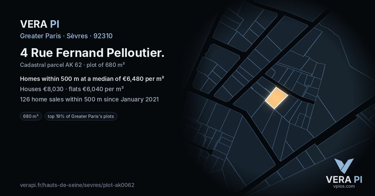 4 Rue Fernand Pelloutier, Sèvres at night – the plot lit, the parcels around coloured by the prices near them