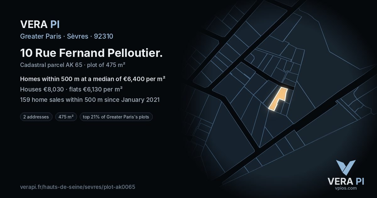 10 Rue Fernand Pelloutier, Sèvres at night – the plot lit, the parcels around coloured by the prices near them