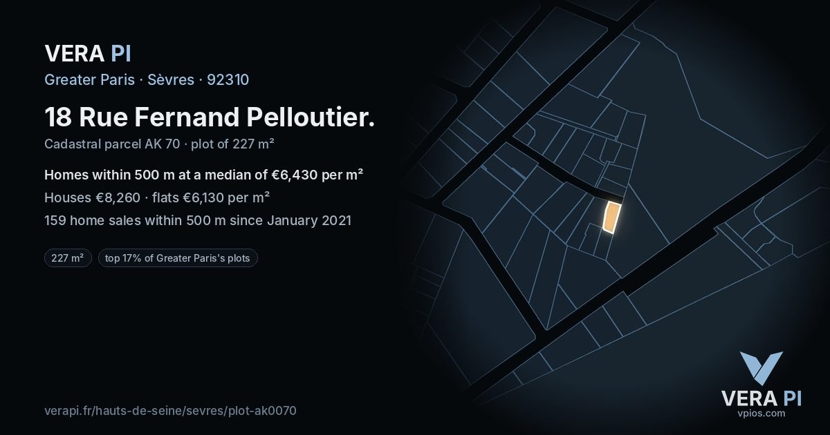 18 Rue Fernand Pelloutier, Sèvres at night – the plot lit, the parcels around coloured by the prices near them