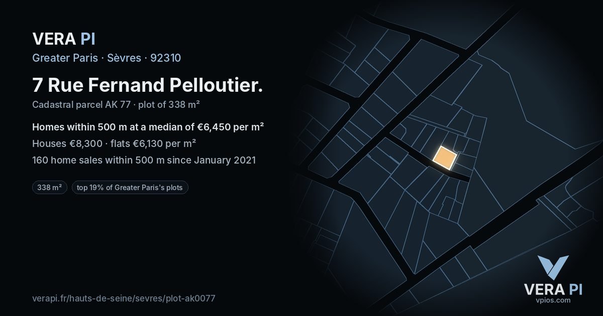 7 Rue Fernand Pelloutier, Sèvres at night – the plot lit, the parcels around coloured by the prices near them