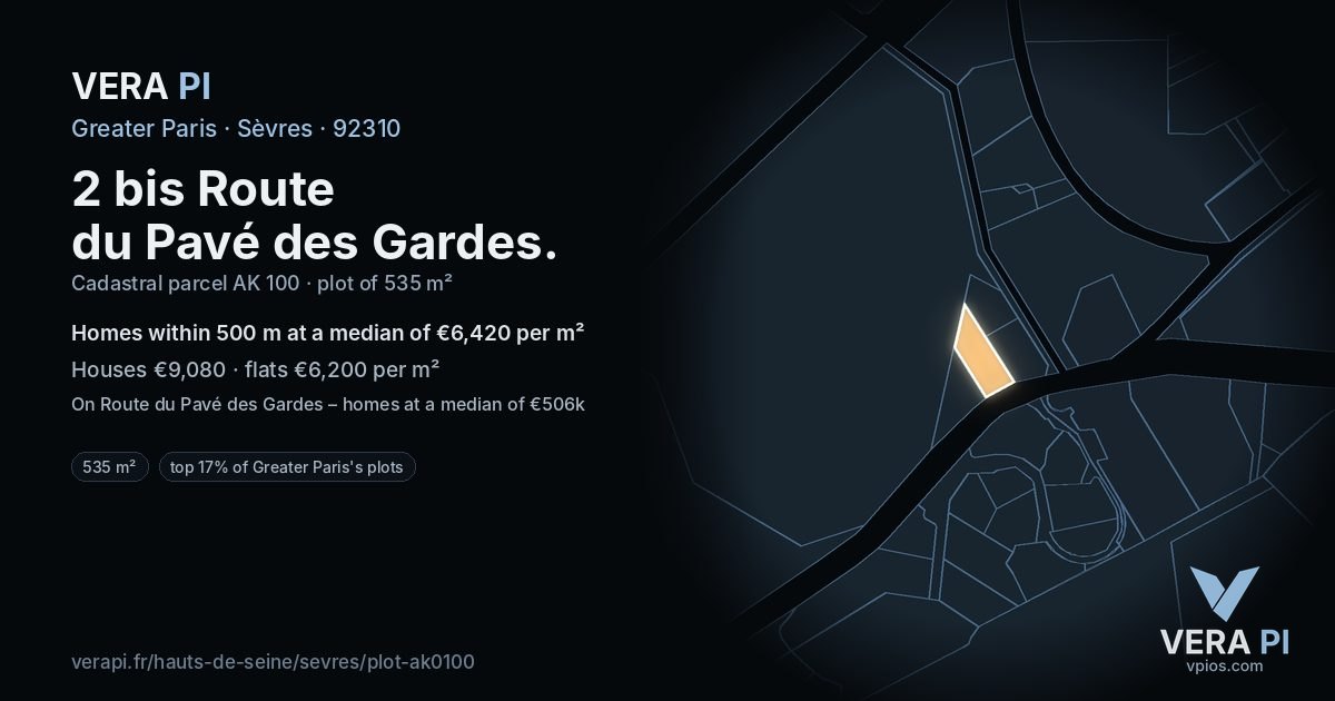 2 bis Route du Pavé des Gardes, Sèvres at night – the plot lit, the parcels around coloured by the prices near them