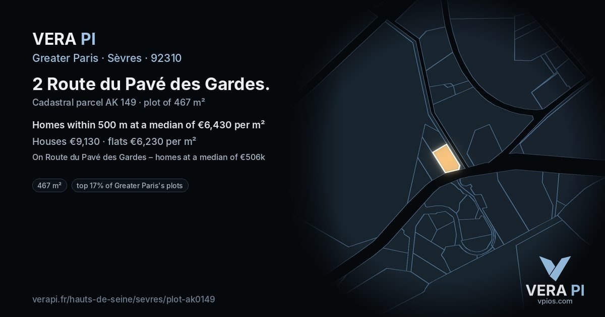 2 Route du Pavé des Gardes, Sèvres at night – the plot lit, the parcels around coloured by the prices near them