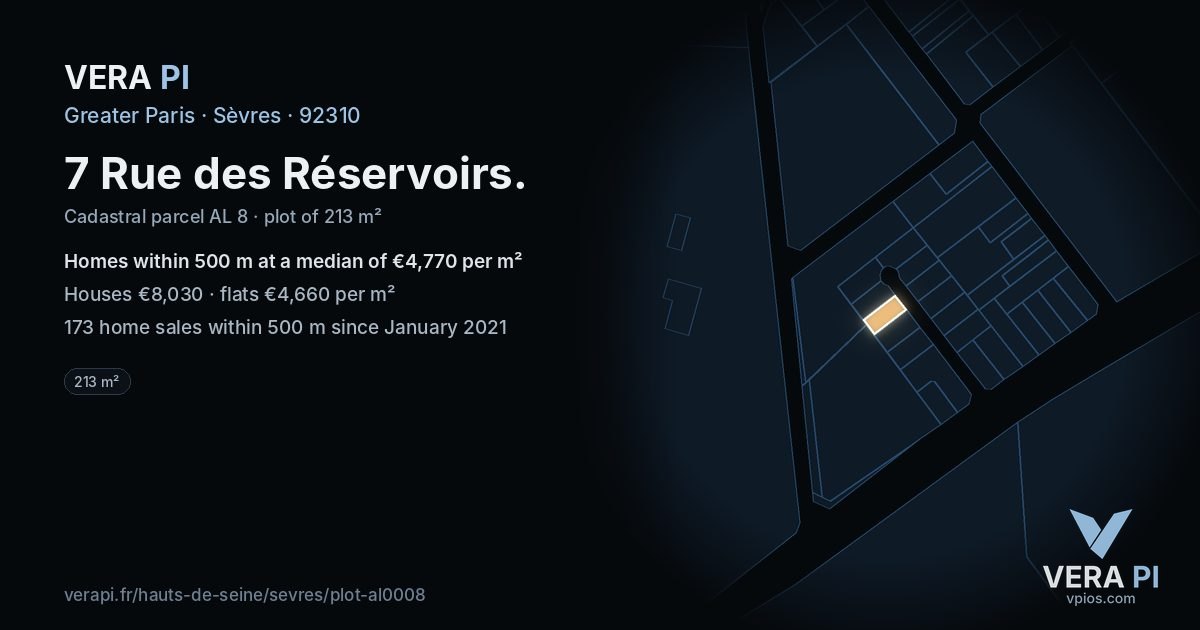 7 Rue des Réservoirs, Sèvres at night – the plot lit, the parcels around coloured by the prices near them