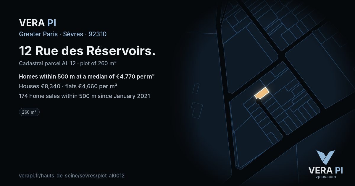12 Rue des Réservoirs, Sèvres at night – the plot lit, the parcels around coloured by the prices near them