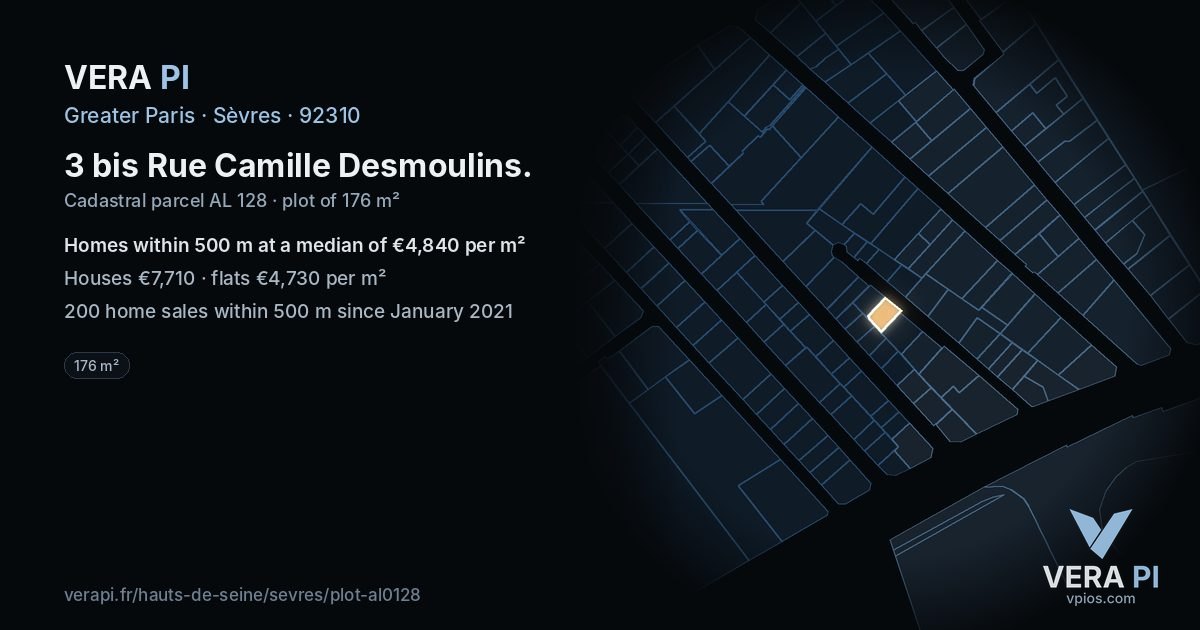 3 bis Rue Camille Desmoulins, Sèvres at night – the plot lit, the parcels around coloured by the prices near them
