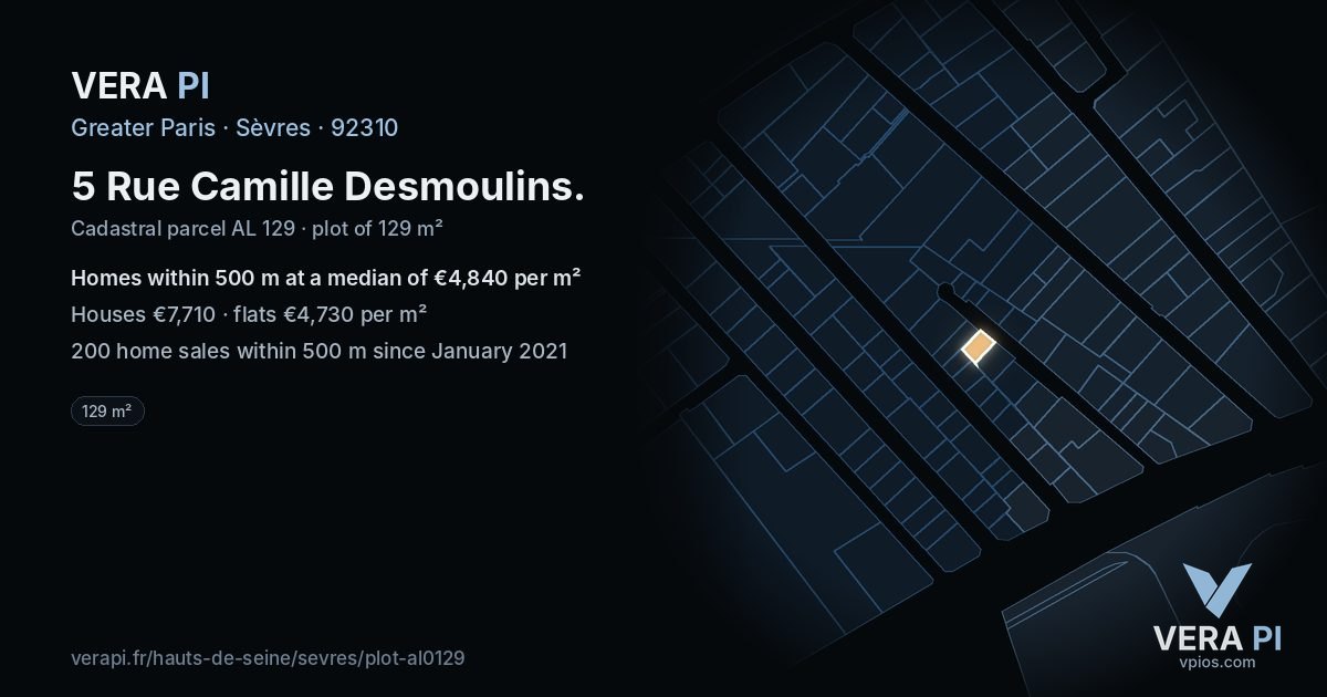 5 Rue Camille Desmoulins, Sèvres at night – the plot lit, the parcels around coloured by the prices near them