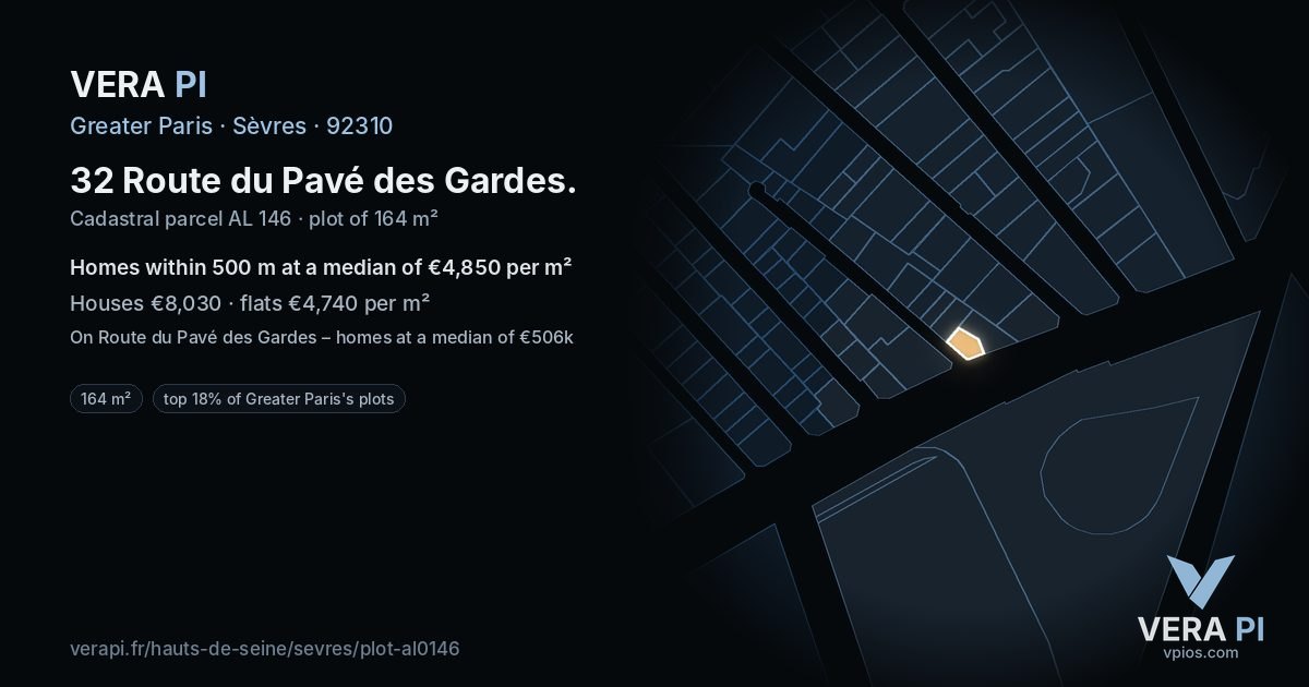 32 Route du Pavé des Gardes, Sèvres at night – the plot lit, the parcels around coloured by the prices near them
