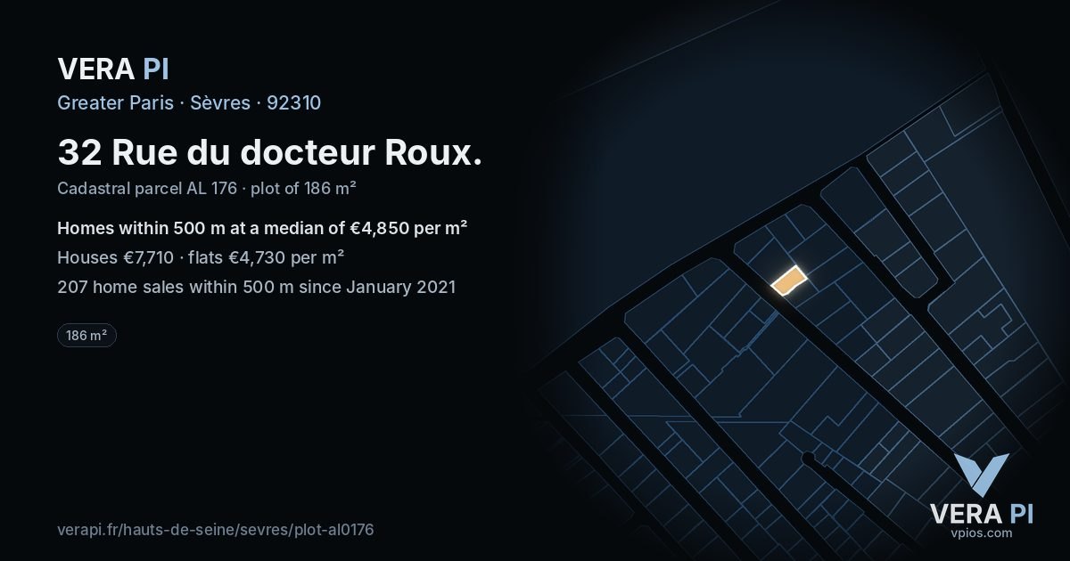 32 Rue du docteur Roux, Sèvres at night – the plot lit, the parcels around coloured by the prices near them