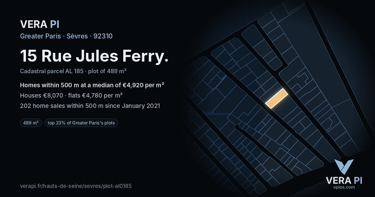 15 Rue Jules Ferry, Sèvres at night – the plot lit, the parcels around coloured by the prices near them