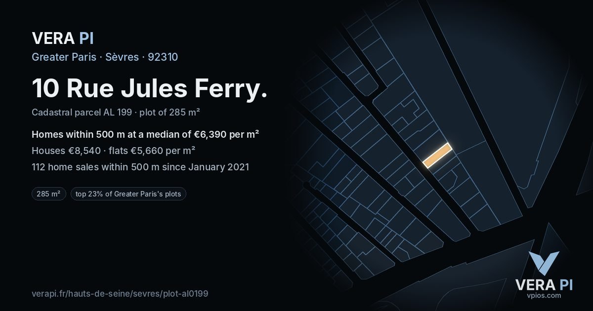 10 Rue Jules Ferry, Sèvres at night – the plot lit, the parcels around coloured by the prices near them