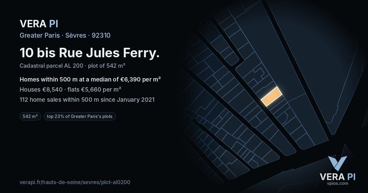 10 bis Rue Jules Ferry, Sèvres at night – the plot lit, the parcels around coloured by the prices near them