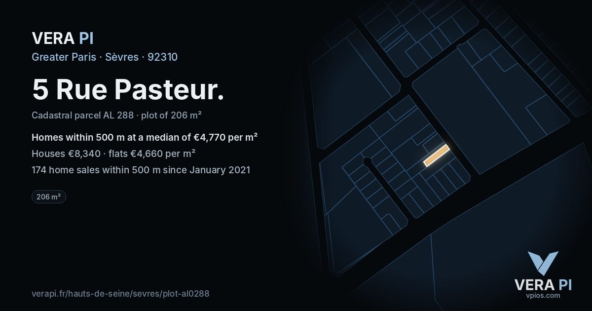 5 Rue Pasteur, Sèvres at night – the plot lit, the parcels around coloured by the prices near them