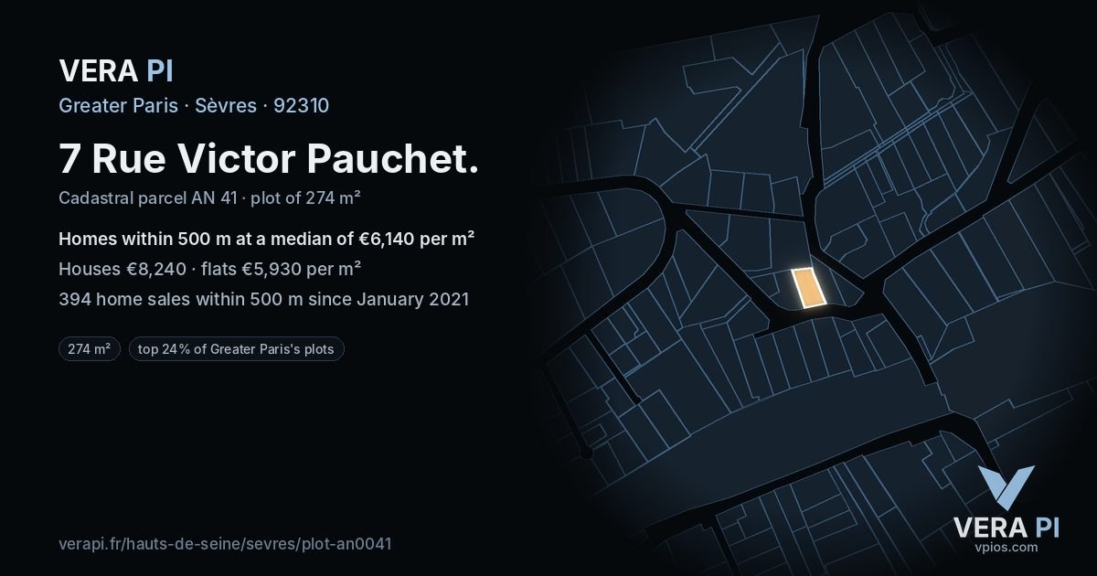 7 Rue Victor Pauchet, Sèvres at night – the plot lit, the parcels around coloured by the prices near them
