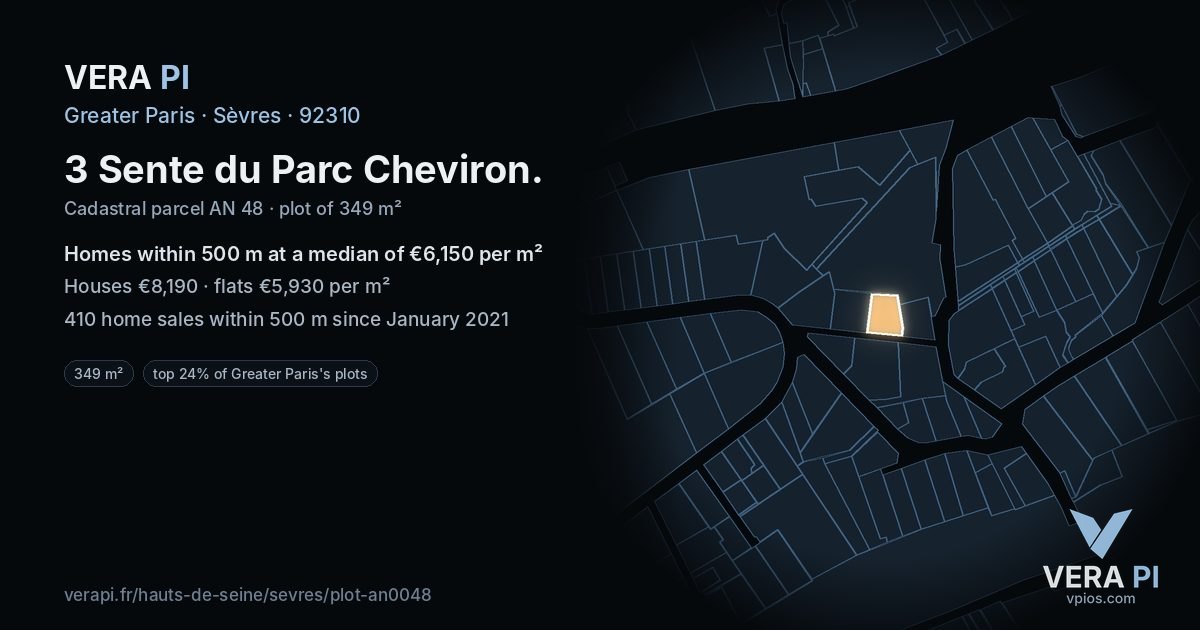 3 Sente du Parc Cheviron, Sèvres at night – the plot lit, the parcels around coloured by the prices near them
