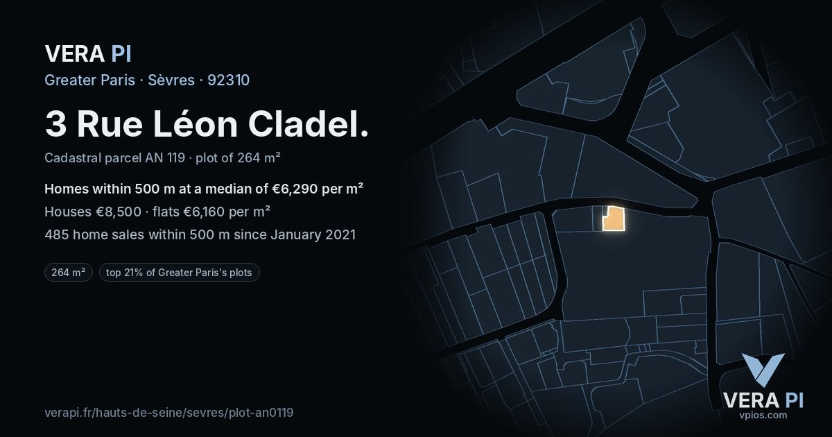 3 Rue Léon Cladel, Sèvres at night – the plot lit, the parcels around coloured by the prices near them