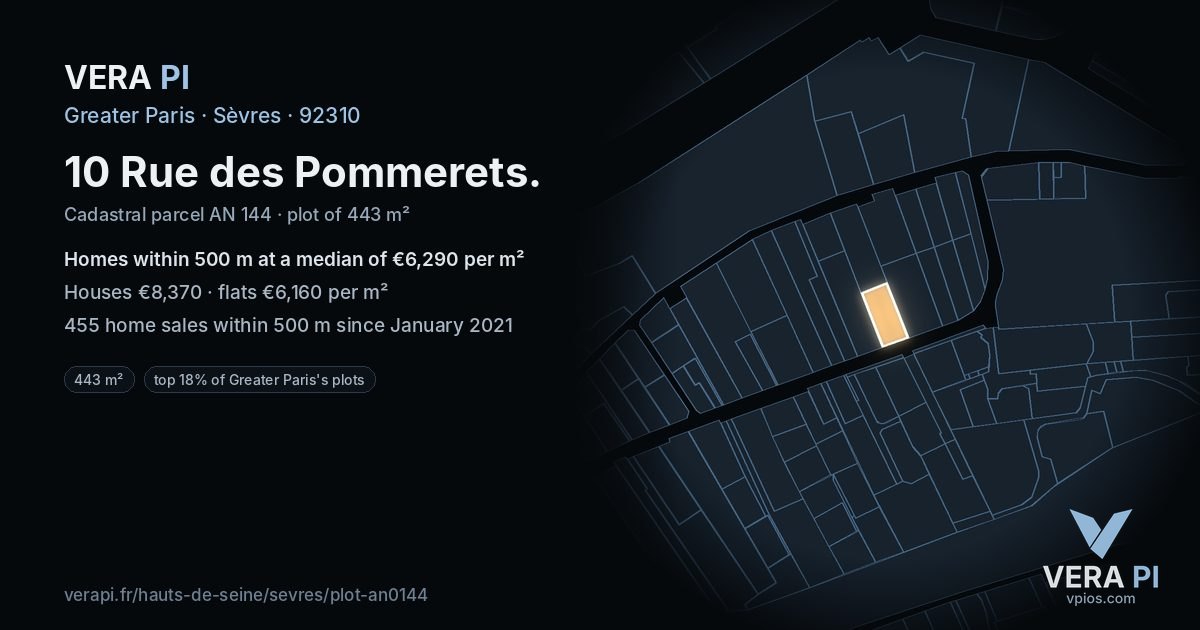 10 Rue des Pommerets, Sèvres at night – the plot lit, the parcels around coloured by the prices near them
