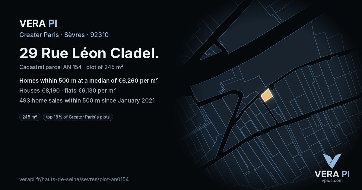29 Rue Léon Cladel, Sèvres at night – the plot lit, the parcels around coloured by the prices near them