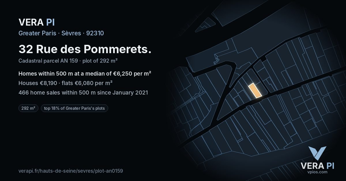 32 Rue des Pommerets, Sèvres at night – the plot lit, the parcels around coloured by the prices near them