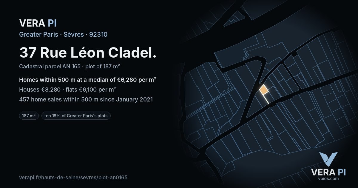37 Rue Léon Cladel, Sèvres at night – the plot lit, the parcels around coloured by the prices near them